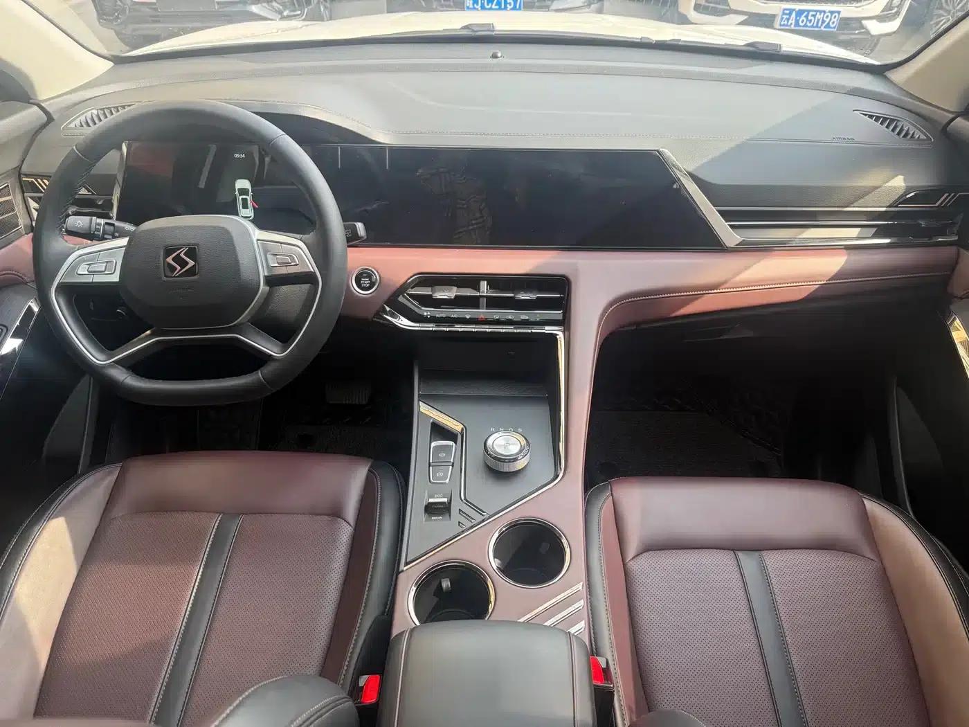 Sihao X8 PLUS 2023 1.5TGDI DCT Smart Home Edition 7-seater — миниатюра 6