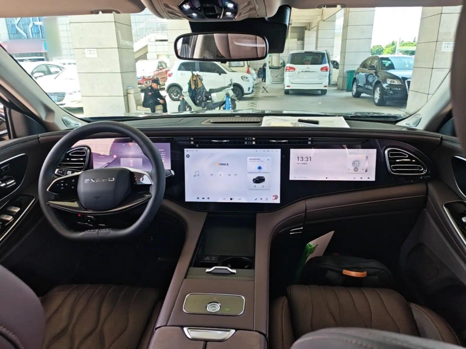 EXEED Lanyue 2023 400T Two-Wheel Drive Starry Edition 7-Seater — миниатюра 13
