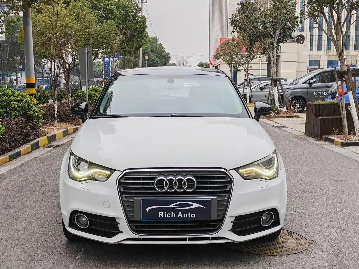 Audi A1 2014 30 TFSI Comfort — миниатюра 2