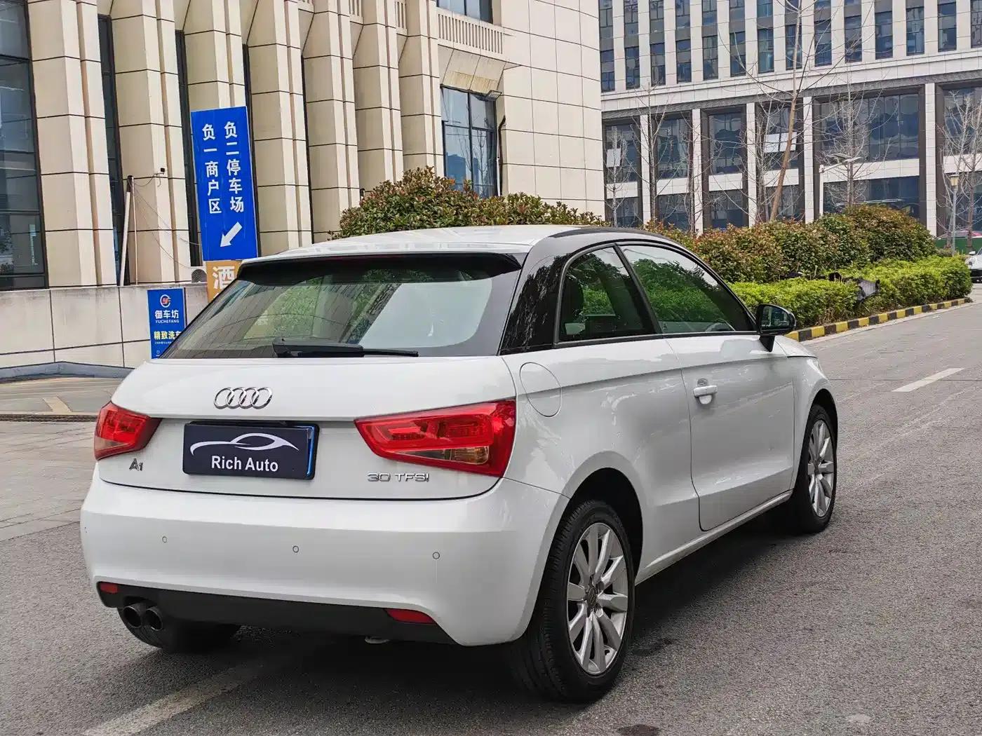 Audi A1 2014 30 TFSI Comfort — миниатюра 4