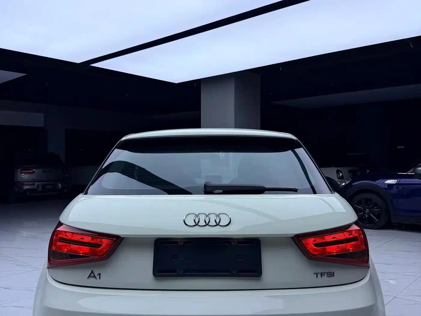 Audi A1 2012 1.4 TFSI Ego — миниатюра 3