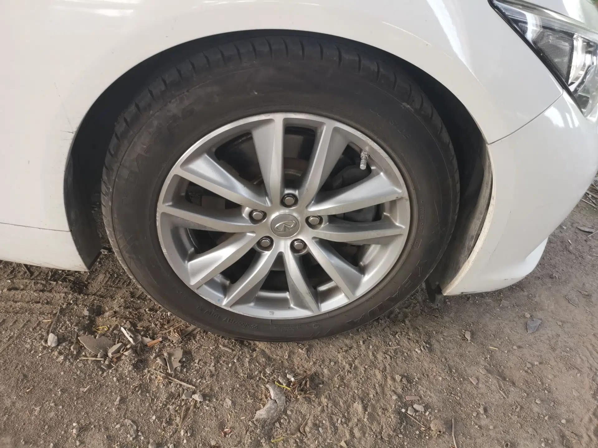 Infiniti Q50 2014 3.7L Luxury Edition — миниатюра 8