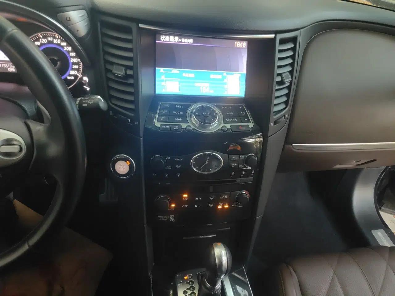 Infiniti QX70 2013 3.7L Standard Edition — миниатюра 14