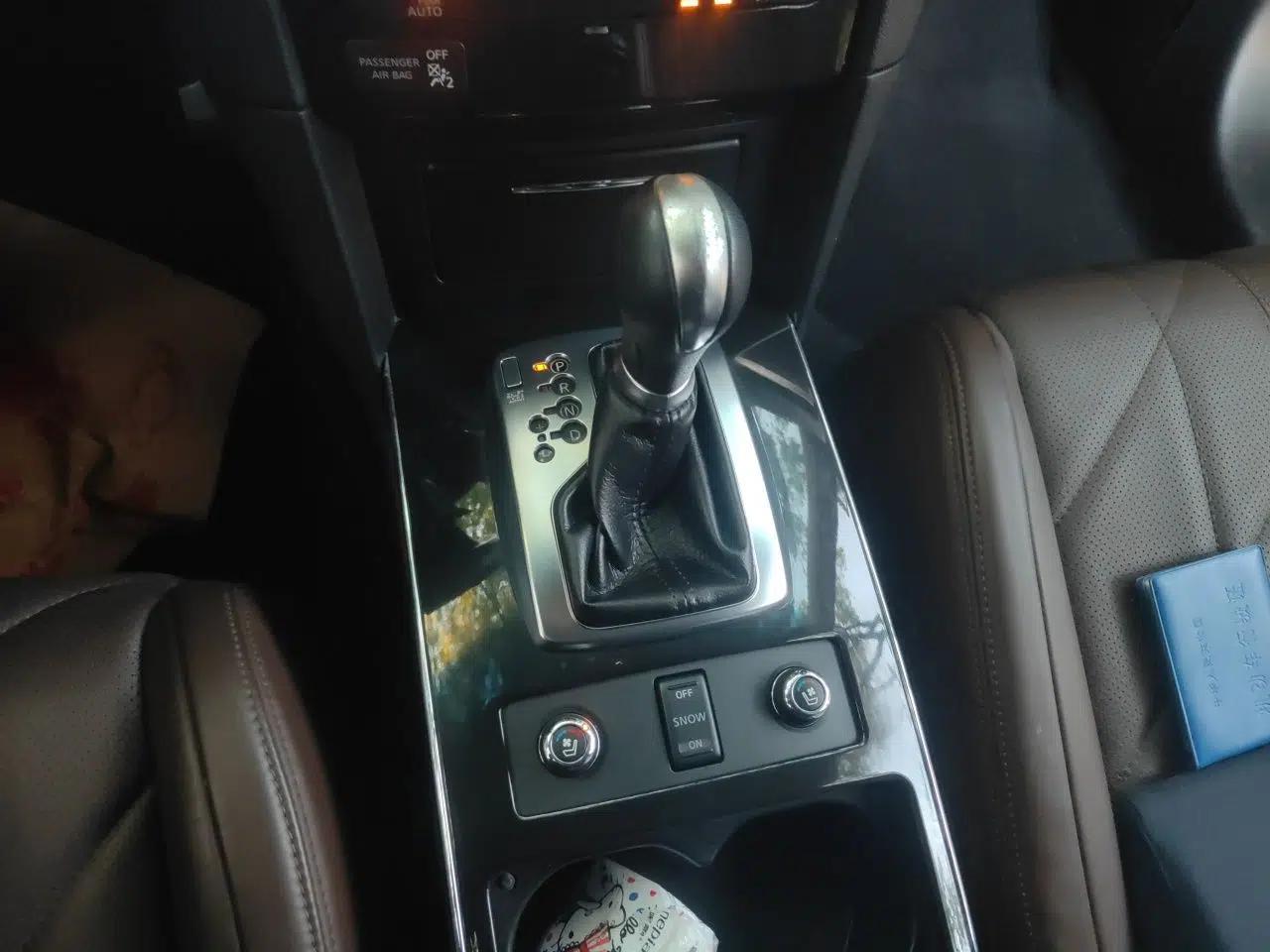 Infiniti QX70 2013 3.7L Standard Edition — миниатюра 15