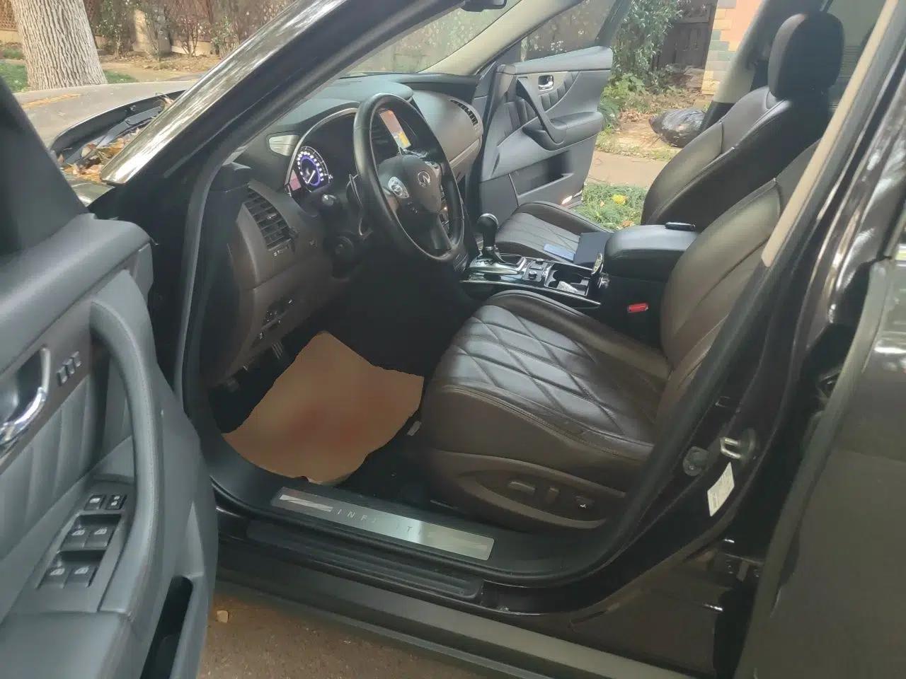 Infiniti QX70 2013 3.7L Standard Edition — миниатюра 17