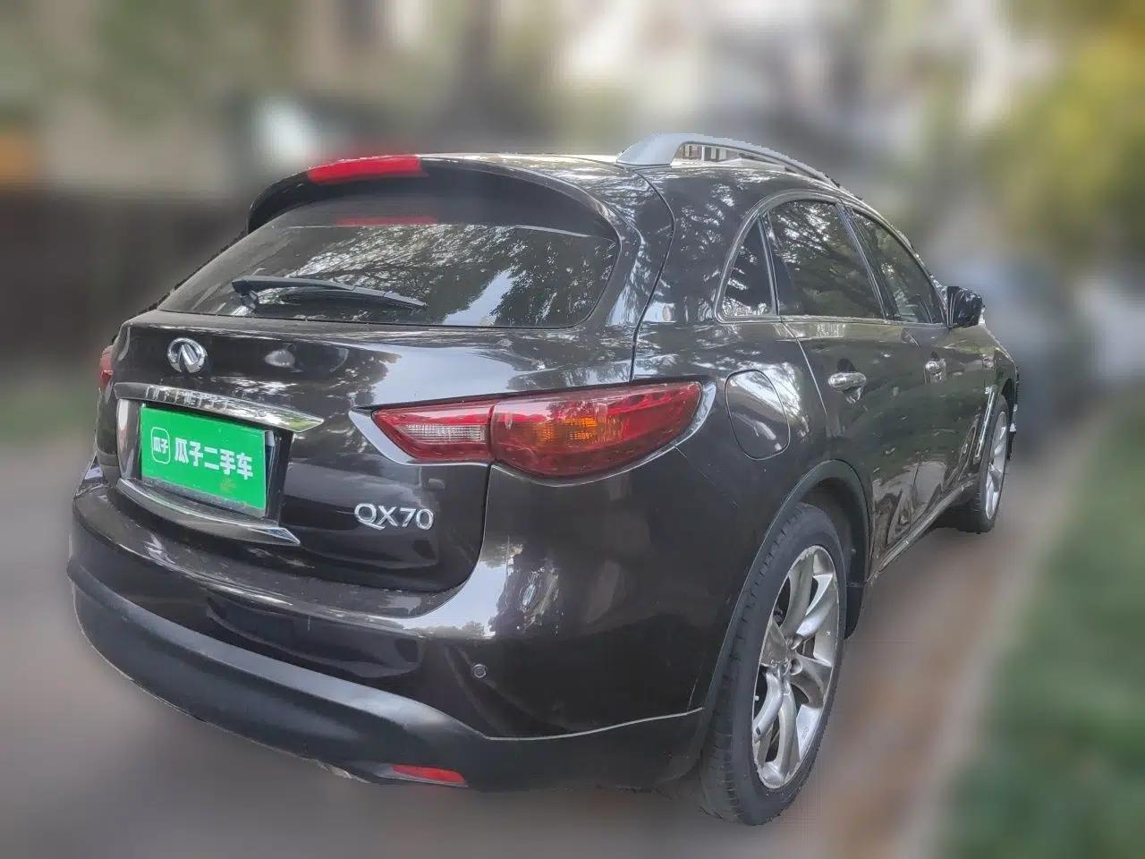 Infiniti QX70 2013 3.7L Standard Edition — миниатюра 6