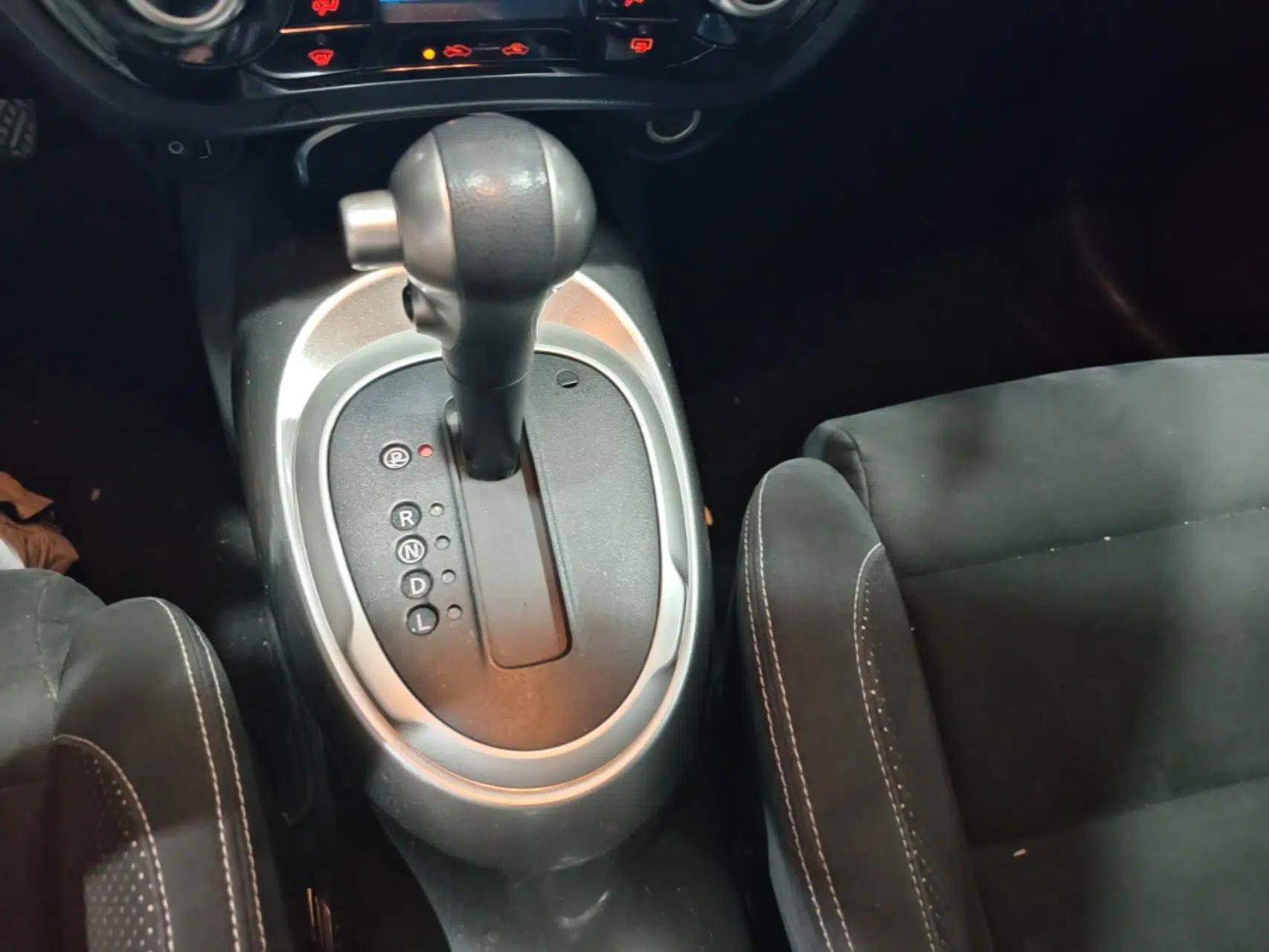 Infiniti ESQ 2014 1.6L Spontaneous Edition — миниатюра 17