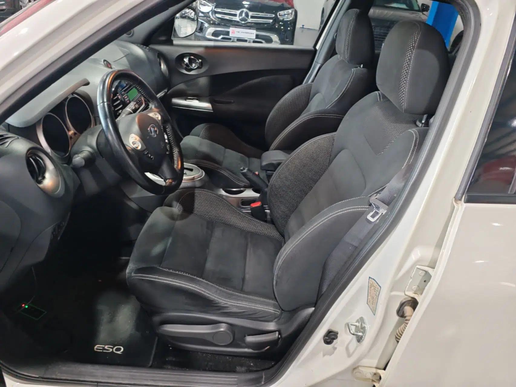 Infiniti ESQ 2014 1.6L Spontaneous Edition — миниатюра 18