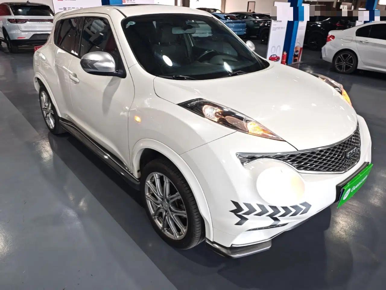 Infiniti ESQ 2014 1.6L Spontaneous Edition — миниатюра 3