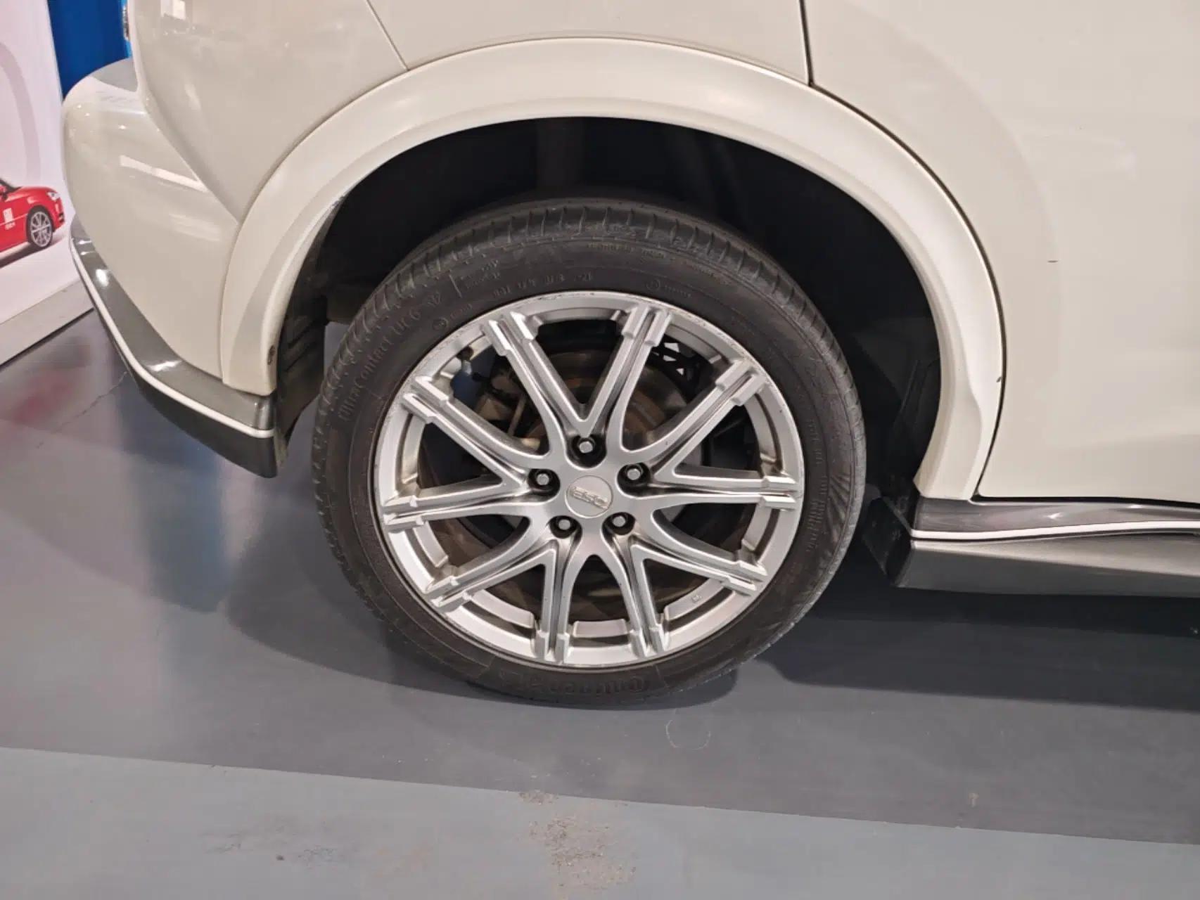 Infiniti ESQ 2014 1.6L Spontaneous Edition — миниатюра 10