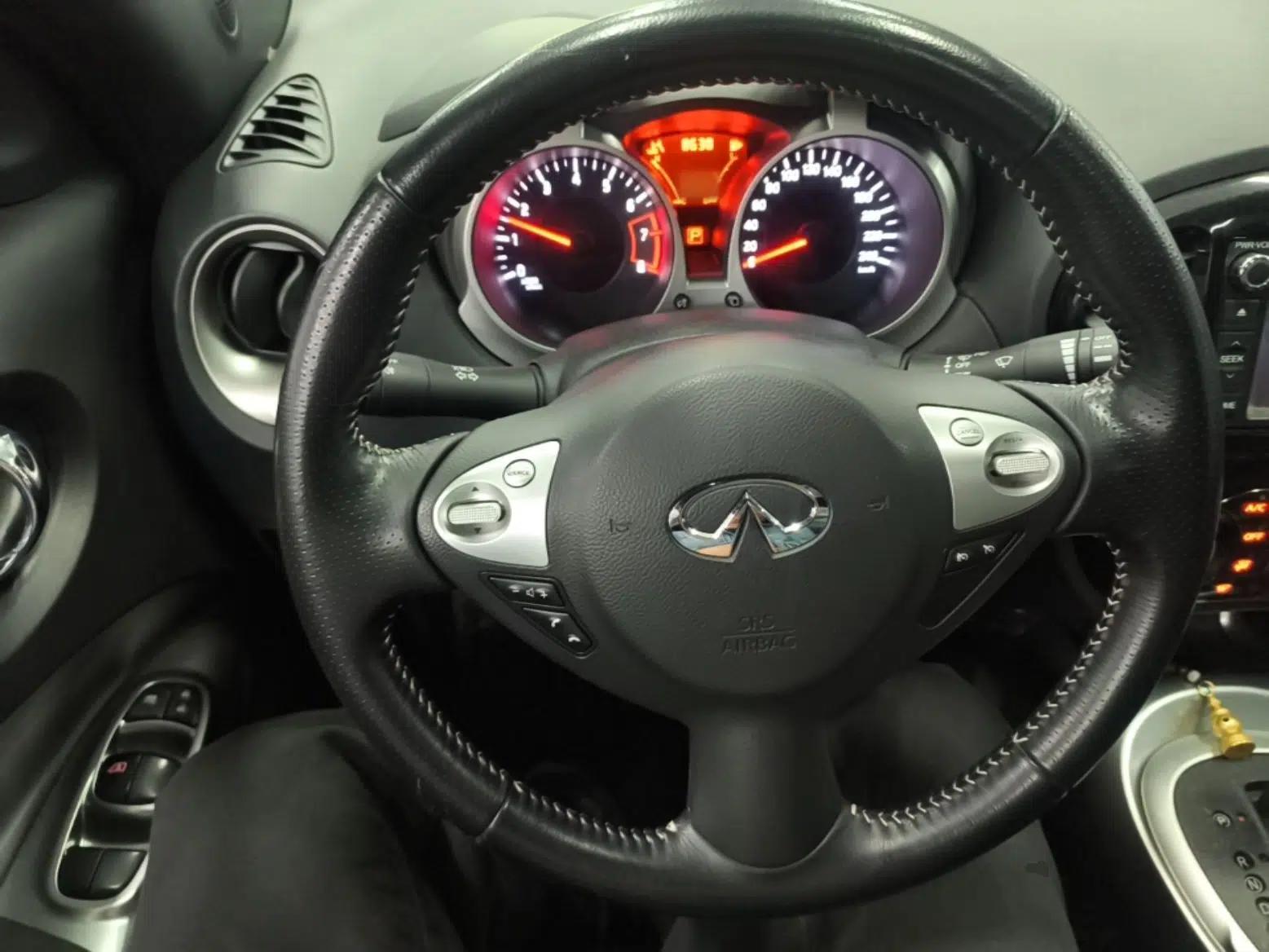 Infiniti ESQ 2014 1.6L Spontaneous Edition — миниатюра 14