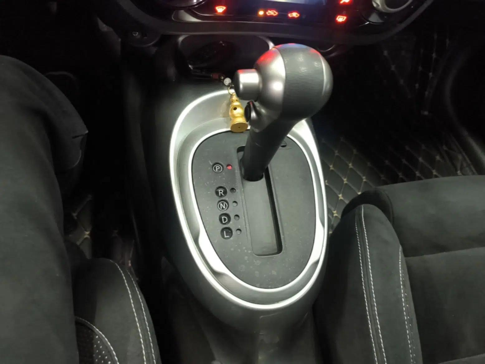Infiniti ESQ 2014 1.6L Spontaneous Edition — миниатюра 17