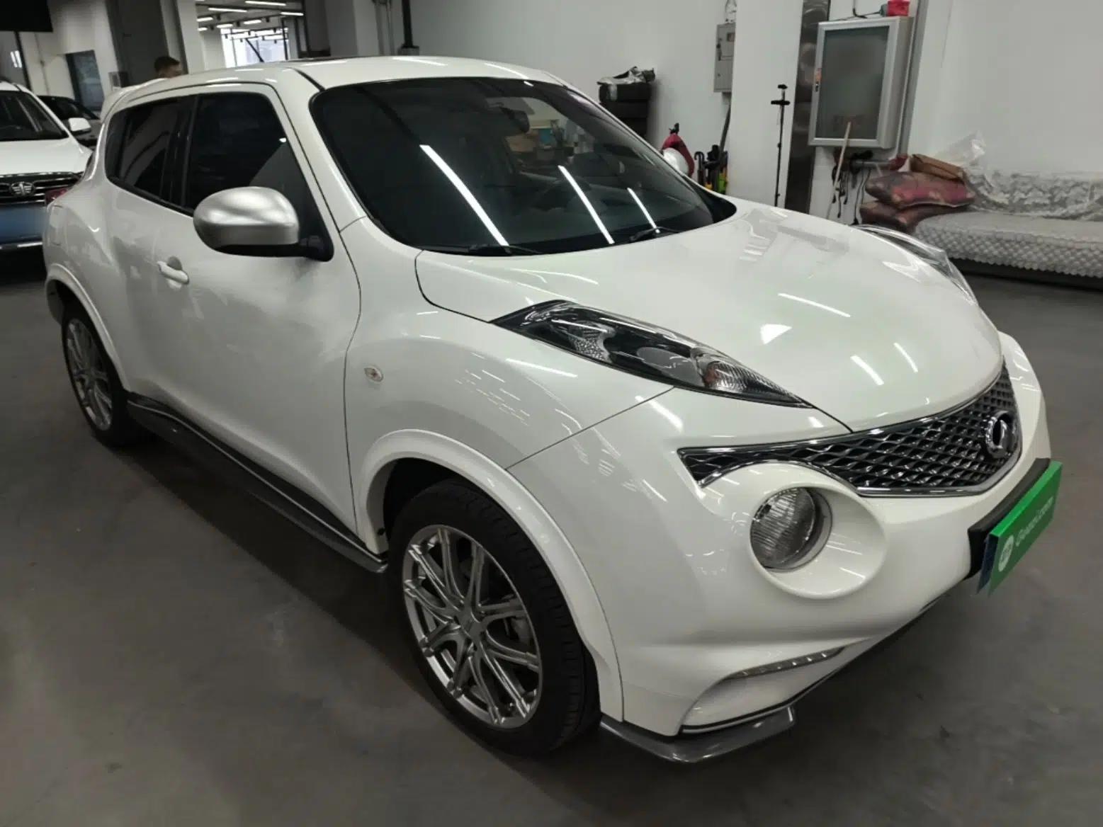 Infiniti ESQ 2014 1.6L Spontaneous Edition — миниатюра 3