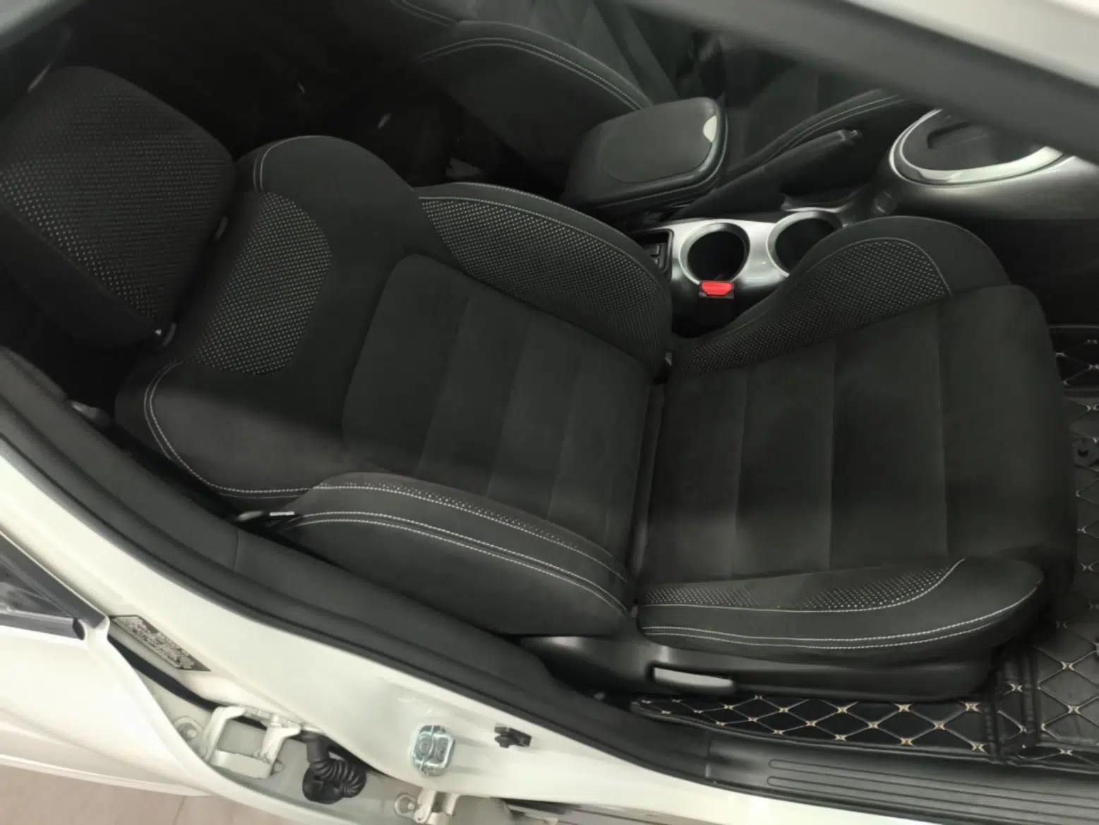 Infiniti ESQ 2014 1.6L Spontaneous Edition — миниатюра 23