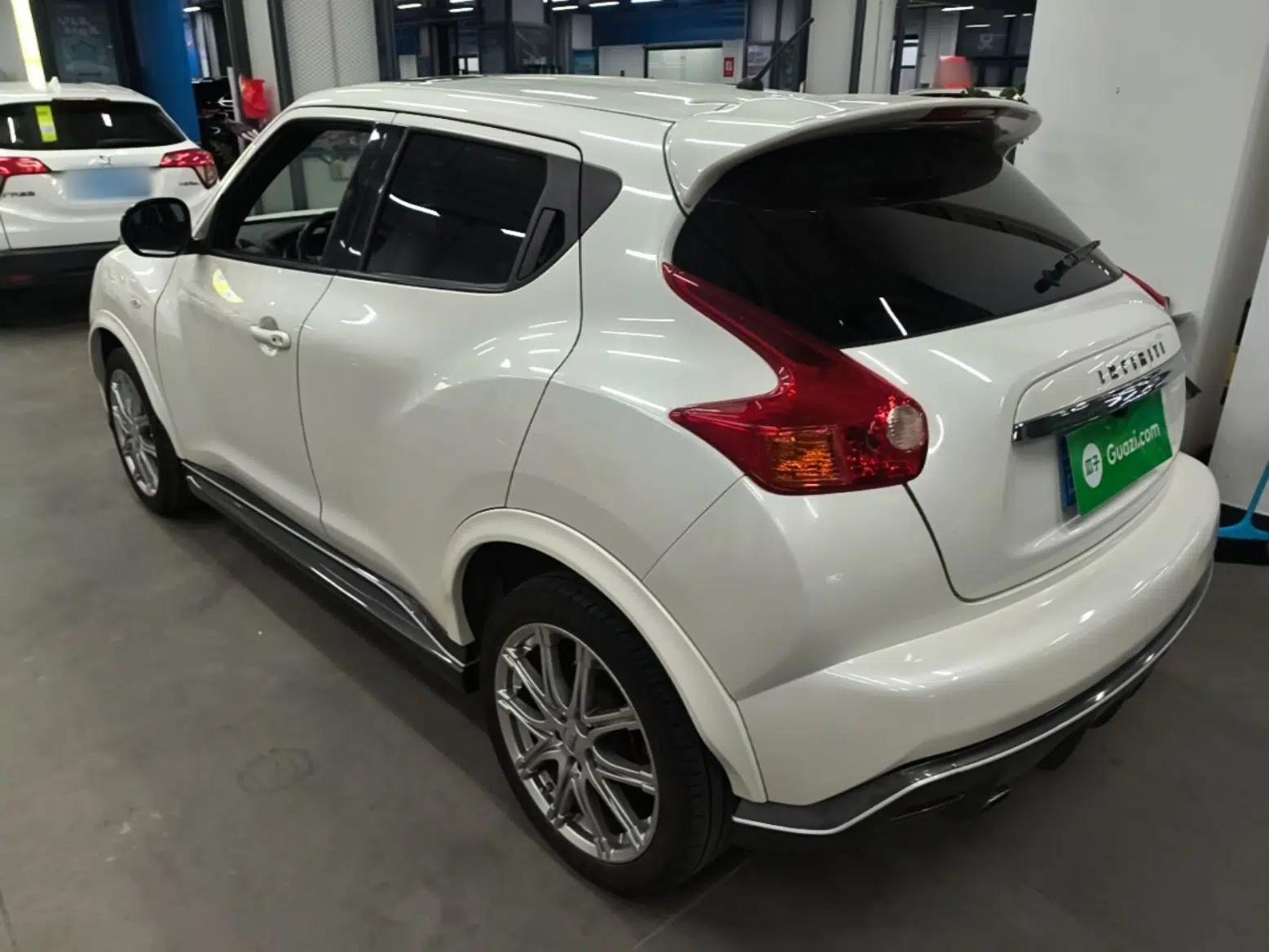 Infiniti ESQ 2014 1.6L Spontaneous Edition — миниатюра 4
