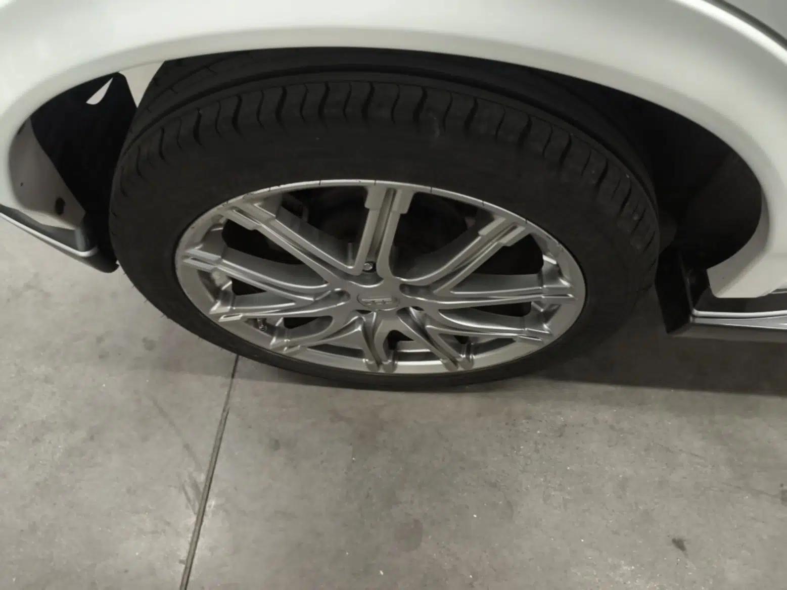 Infiniti ESQ 2014 1.6L Spontaneous Edition — миниатюра 10