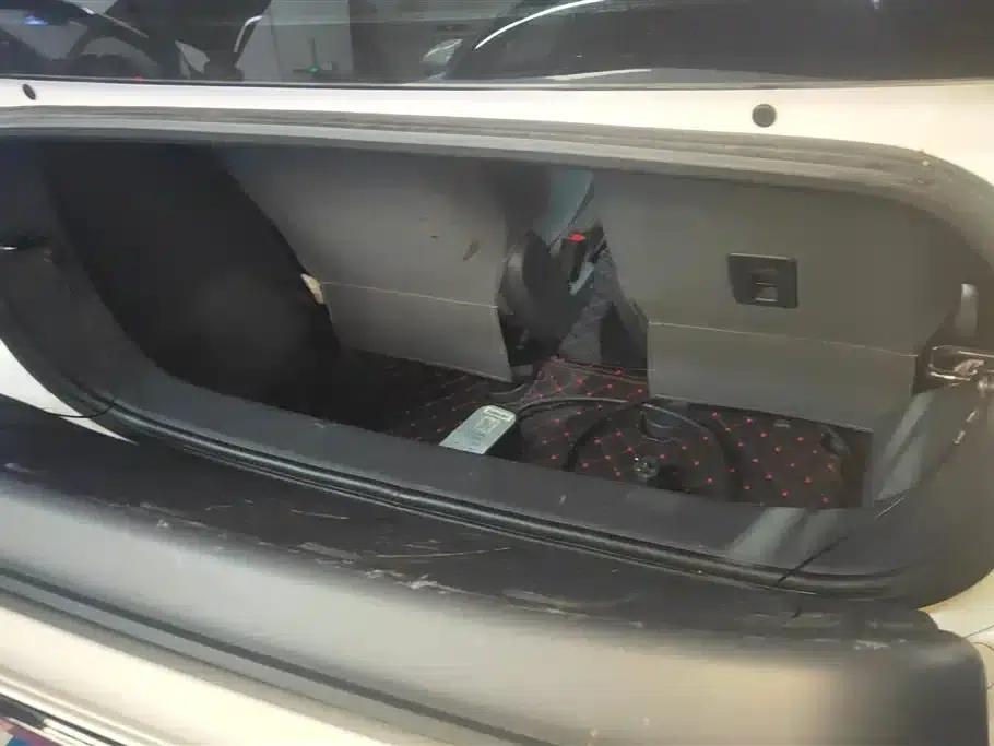 Baojun E200 2020 Model 305KM Smart Edition — миниатюра 4