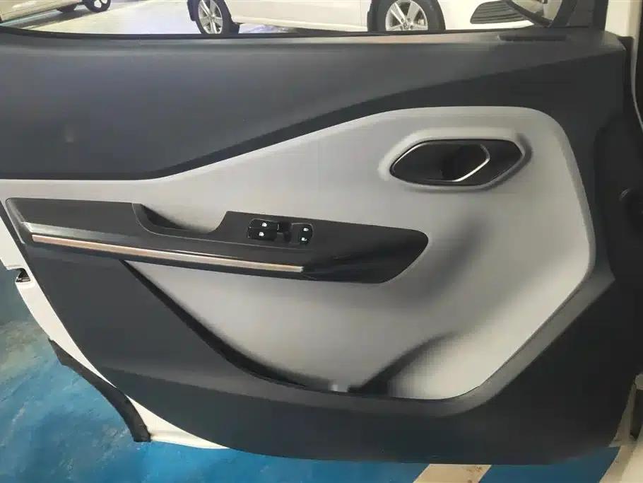 Baojun E200 2020 Model 305KM Smart Edition — миниатюра 7