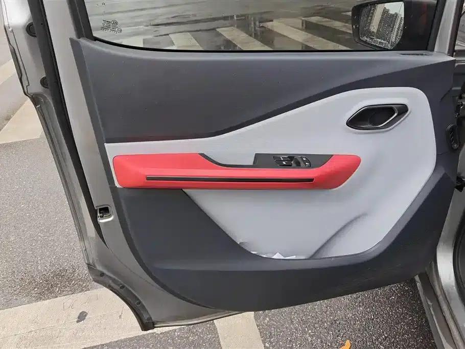 Baojun E200 2019 250KM Smart Edition — миниатюра 7