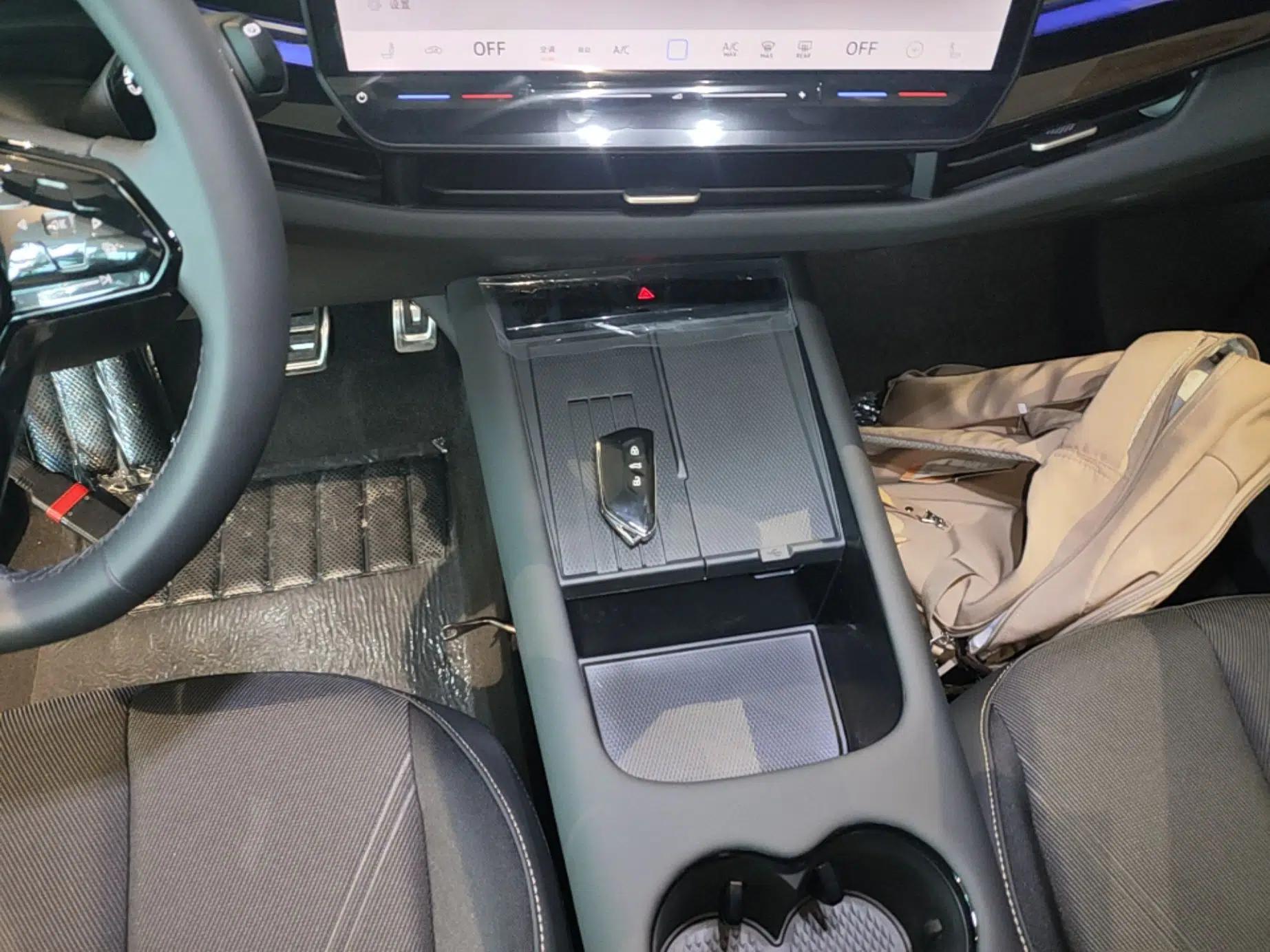 Volkswagen ID.UNYX 2025 Pure Model — миниатюра 16