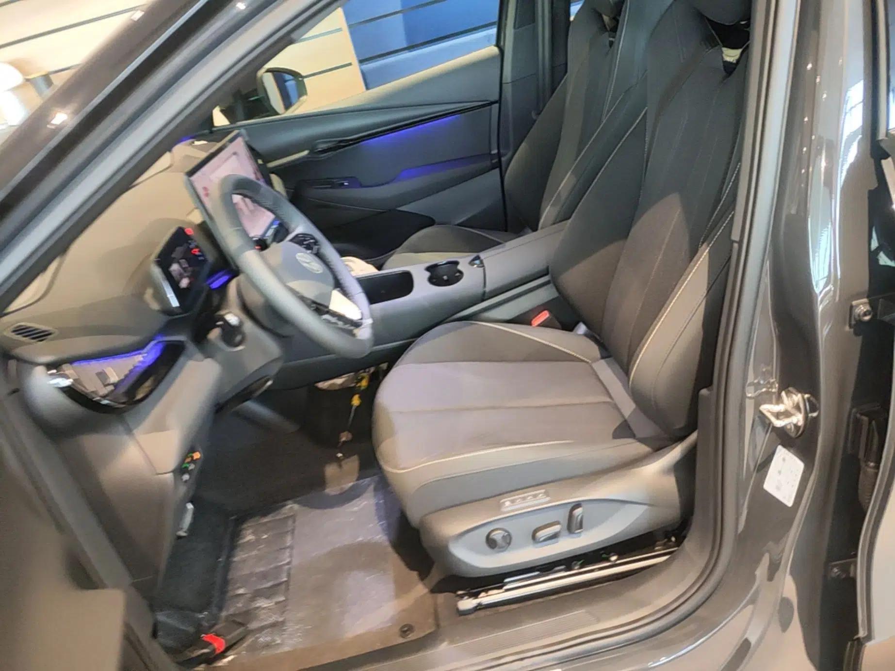 Volkswagen ID.UNYX 2025 Pure Model — миниатюра 17