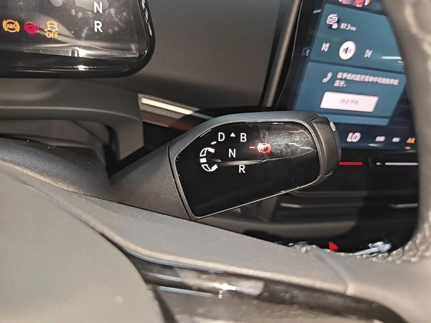 Volkswagen ID.UNYX 2025 Pure Model — миниатюра 17