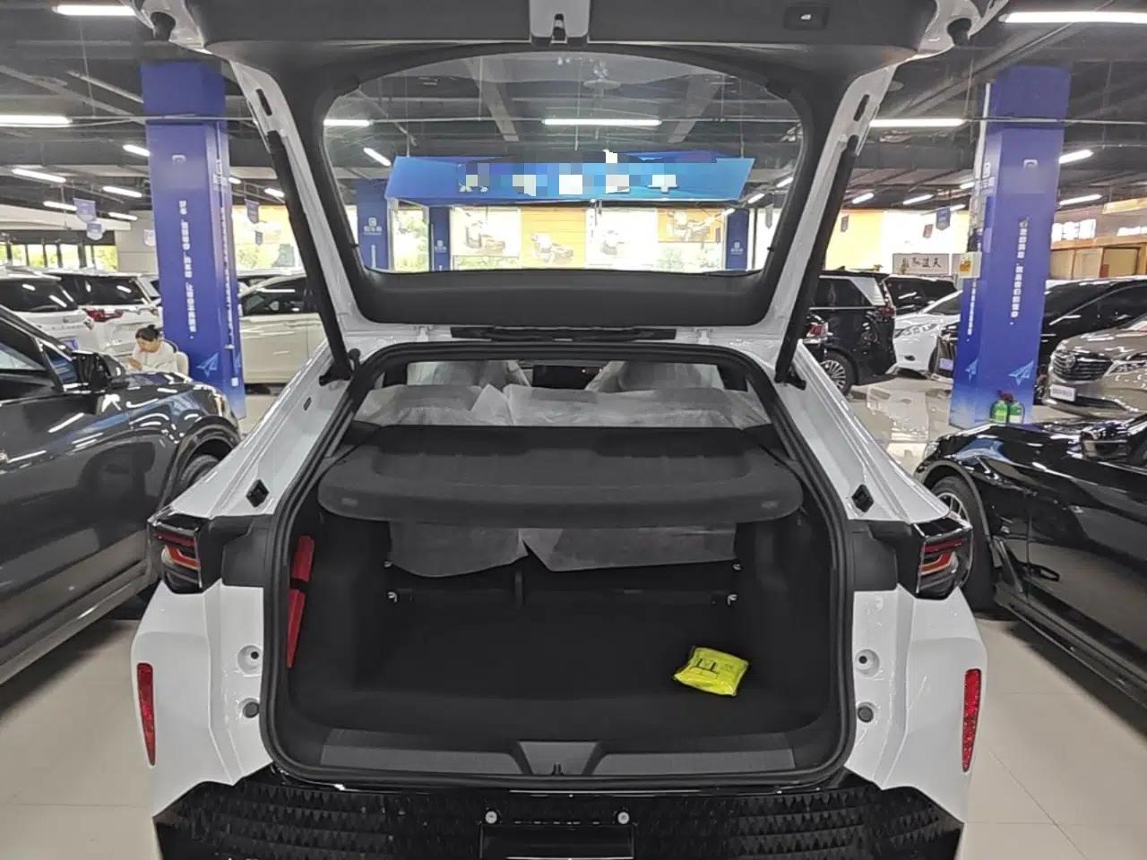 Volkswagen ID.UNYX 2025 Pure Model — миниатюра 22