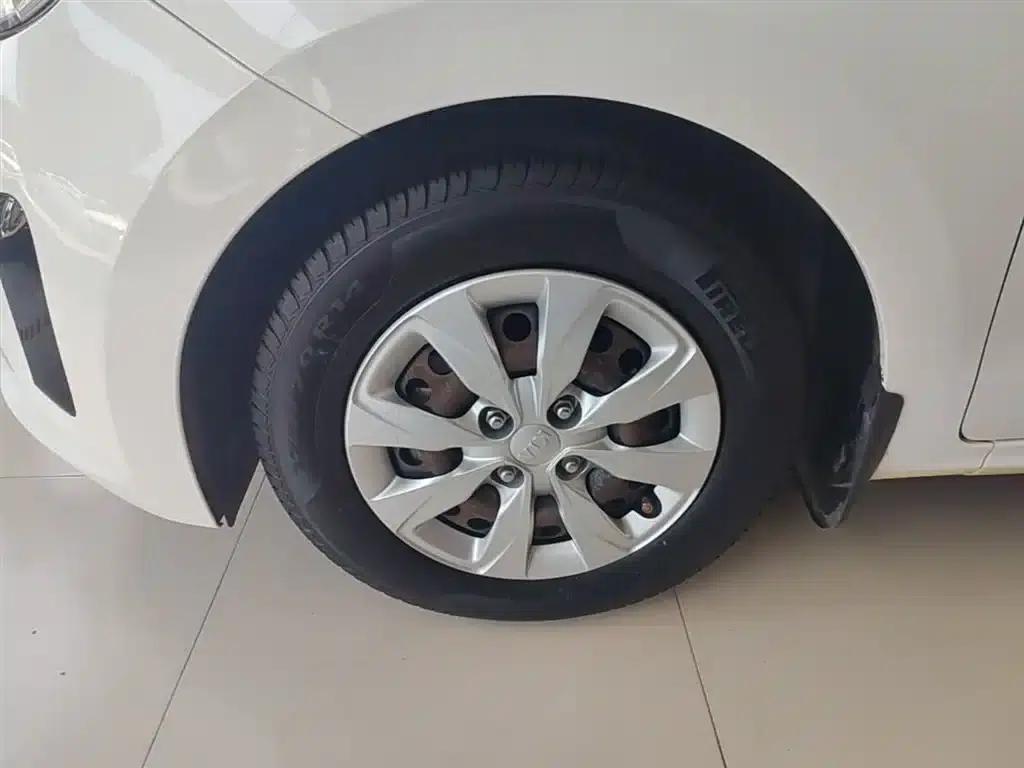 Kia K2 2017 1.4L Manual Smart Fashion Edition — миниатюра 23