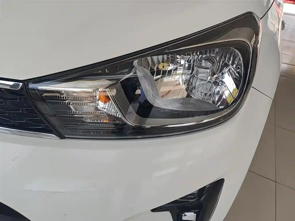 Kia K2 2017 1.4L Manual Smart Fashion Edition — миниатюра 24