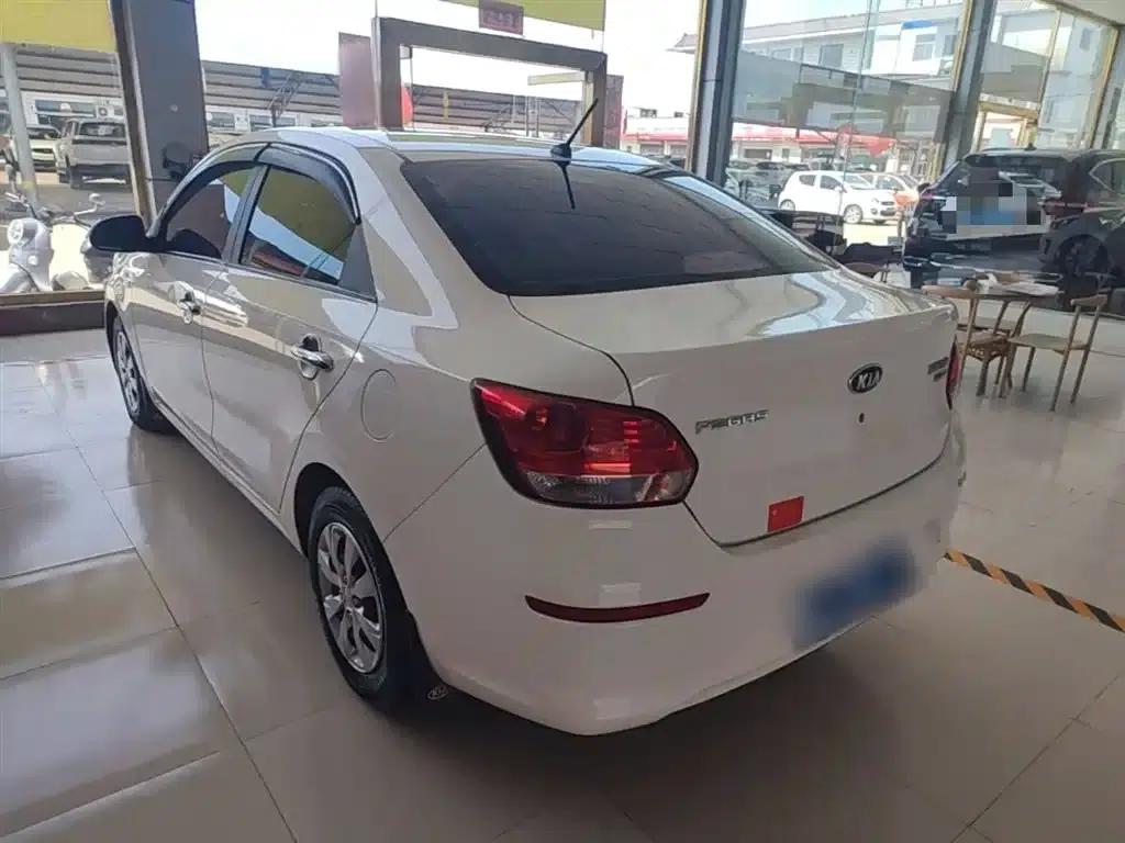 Kia K2 2017 1.4L Manual Smart Fashion Edition — миниатюра 5