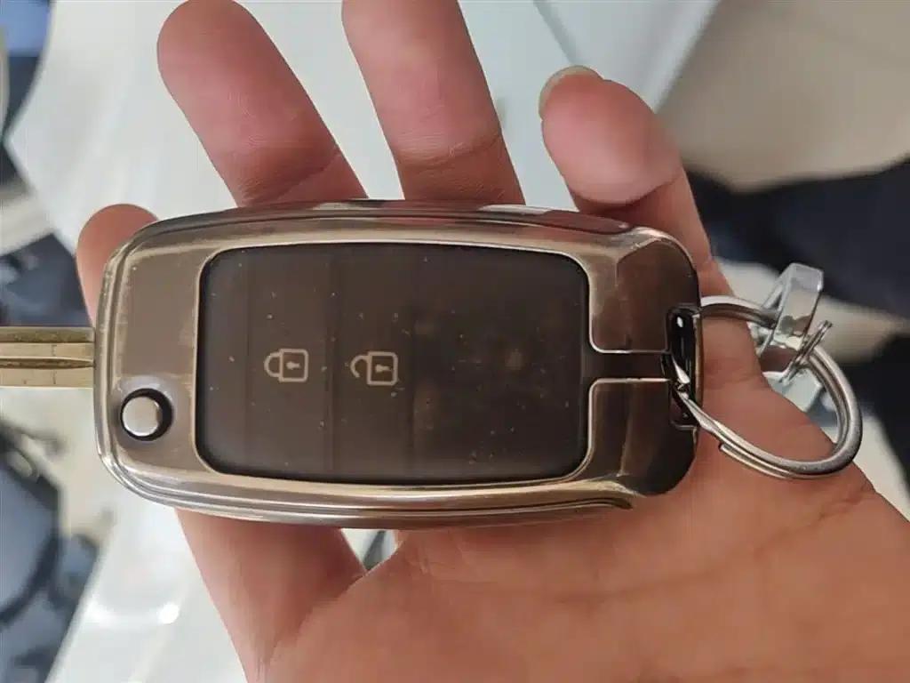 Kia K2 2017 1.4L Manual Smart Fashion Edition — миниатюра 9
