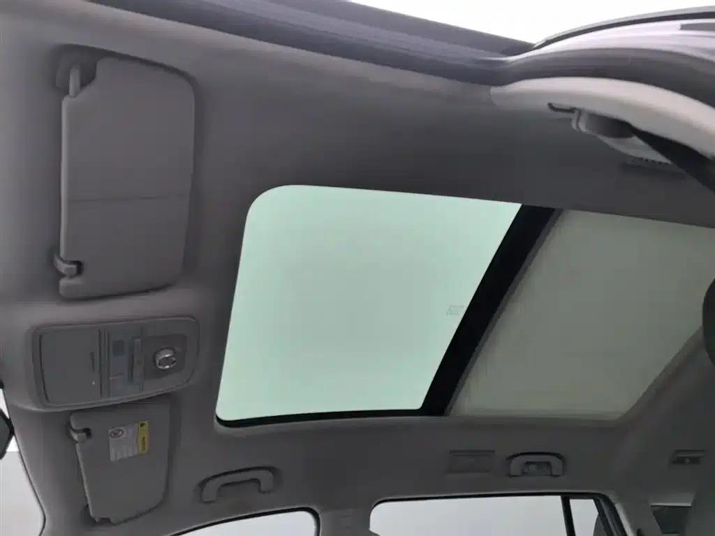 Roewe RX8 2019 30T Intelligent Internet Two-Wheel Drive Super Flagship Edition — миниатюра 14