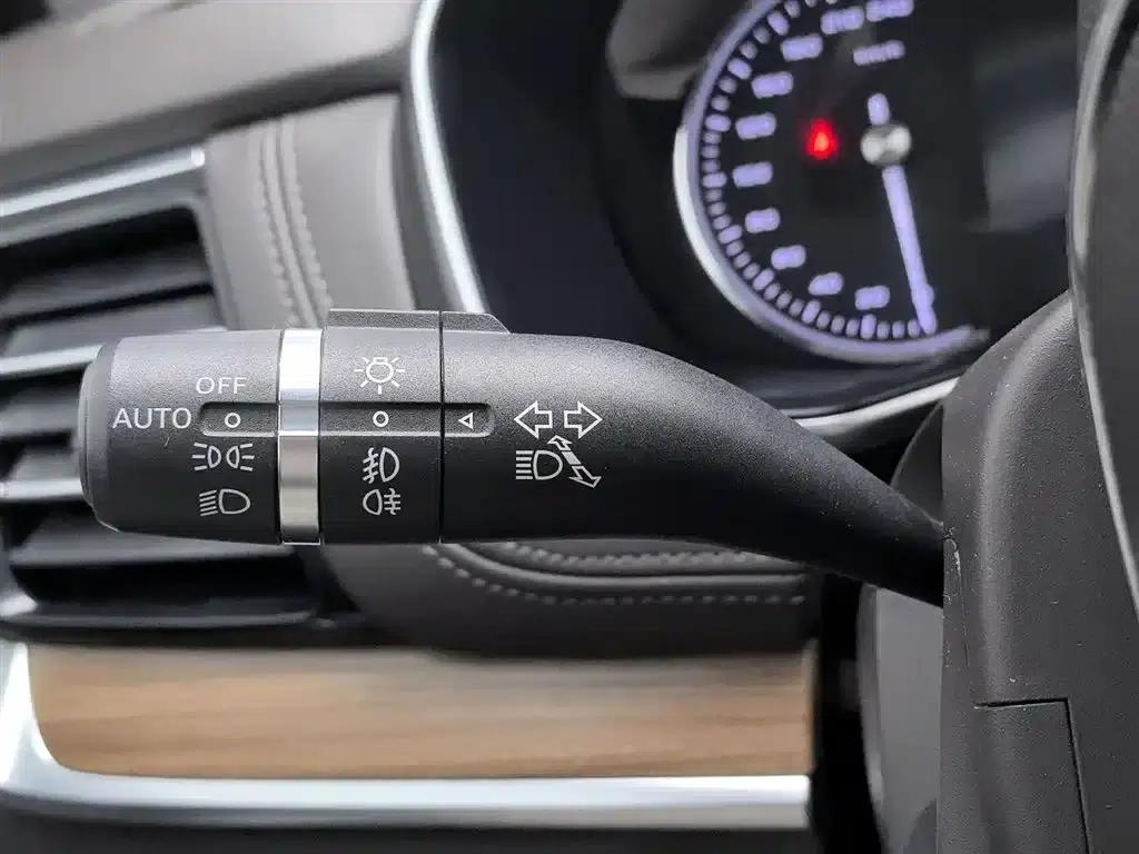 Roewe RX8 2019 30T Intelligent Internet Two-Wheel Drive Super Flagship Edition — миниатюра 21