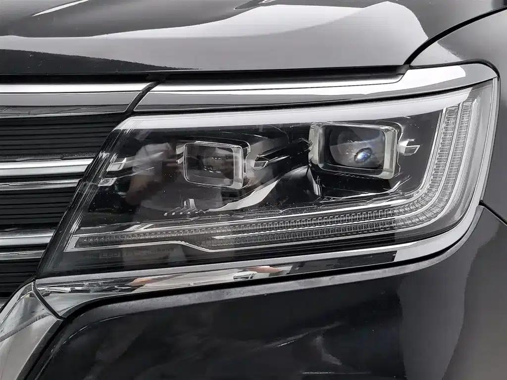 Roewe RX8 2019 30T Intelligent Internet Two-Wheel Drive Super Flagship Edition — миниатюра 7