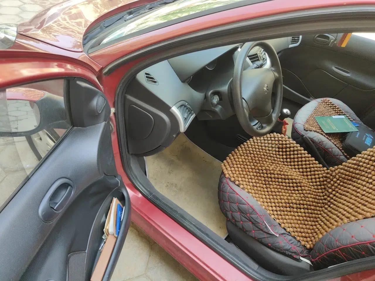 Peugeot 207 2011 Hatchback 1.4L Manual Yule Edition — миниатюра 17