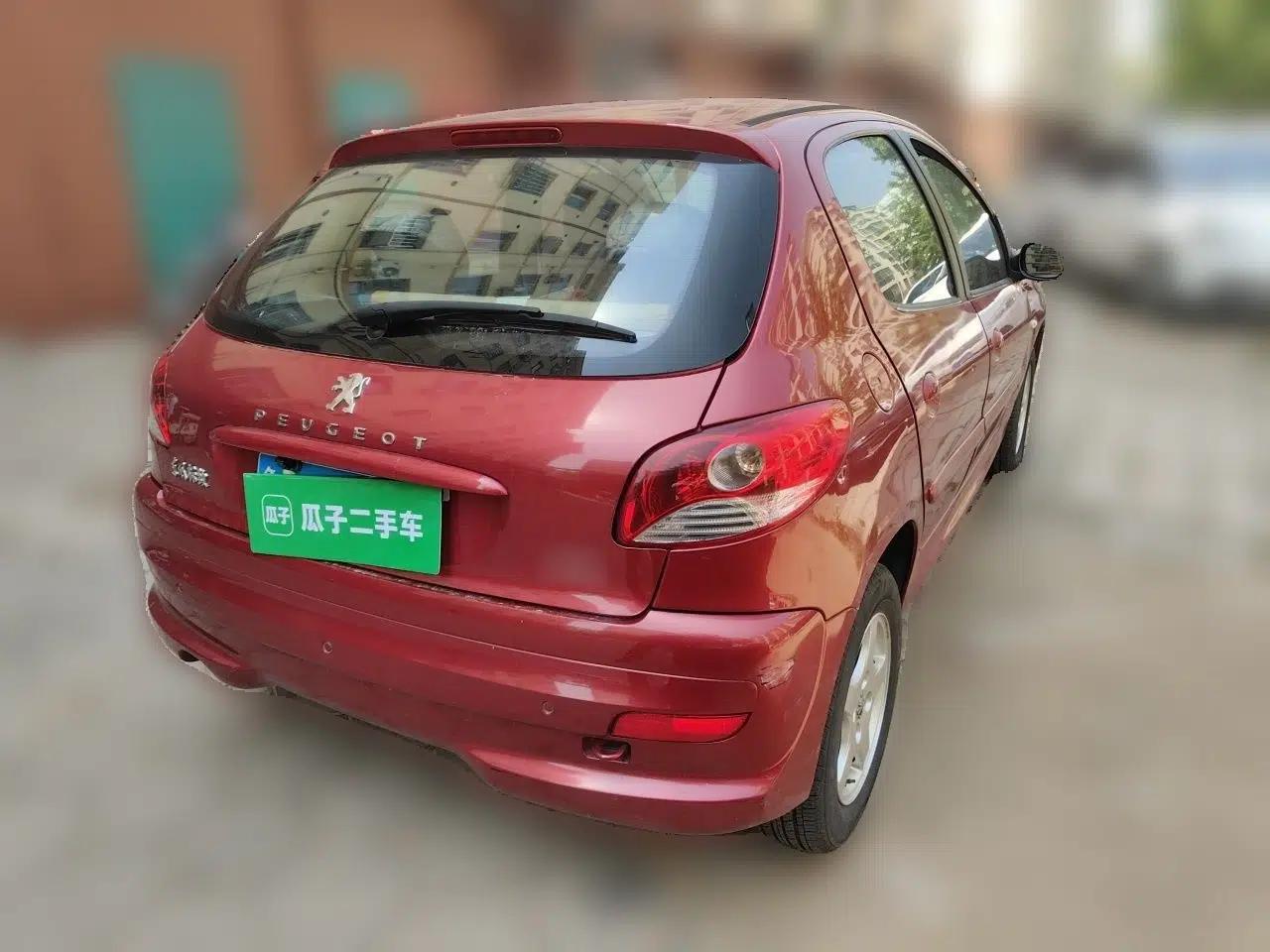 Peugeot 207 2011 Hatchback 1.4L Manual Yule Edition — миниатюра 6