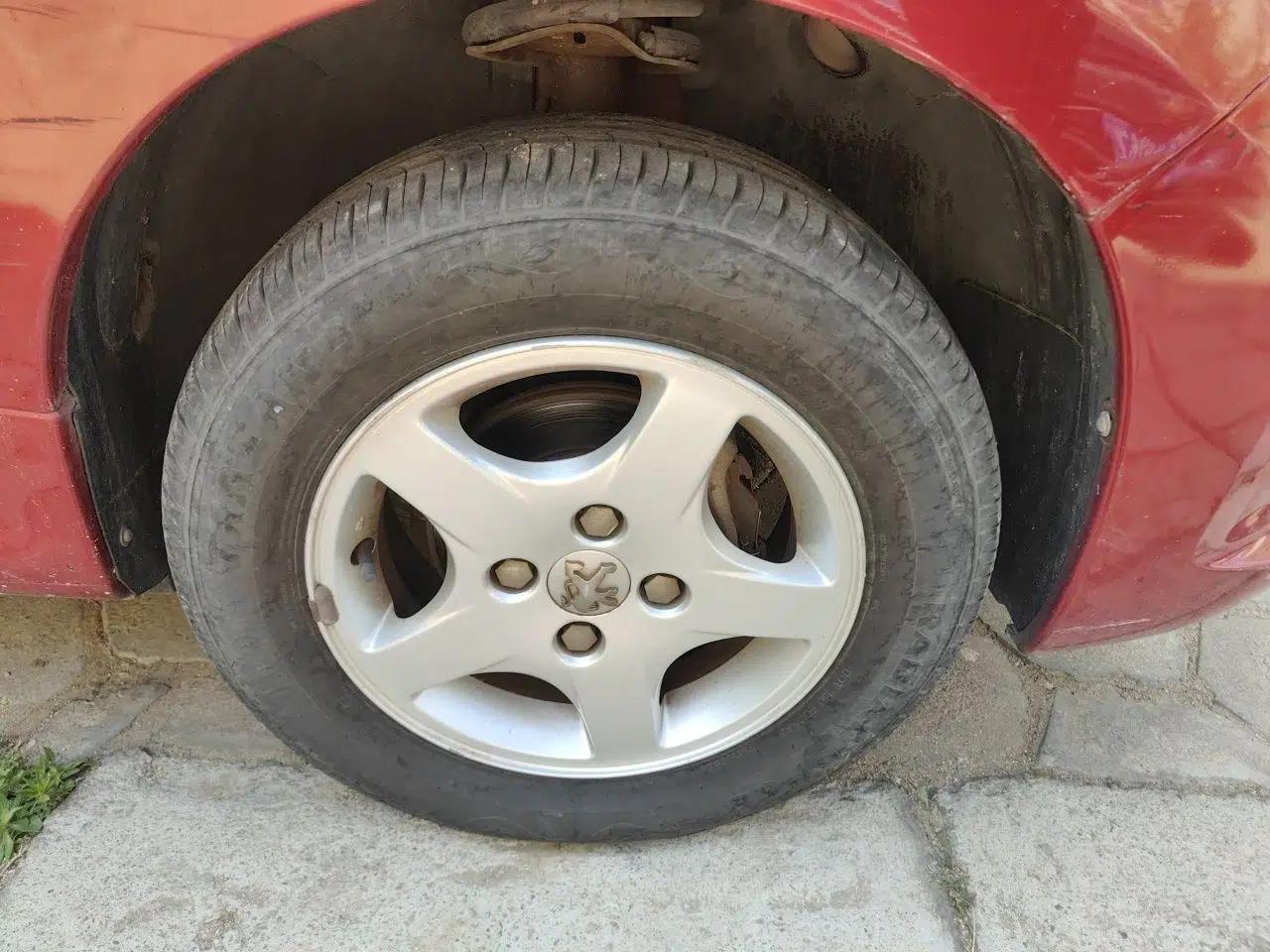 Peugeot 207 2011 Hatchback 1.4L Manual Yule Edition — миниатюра 8