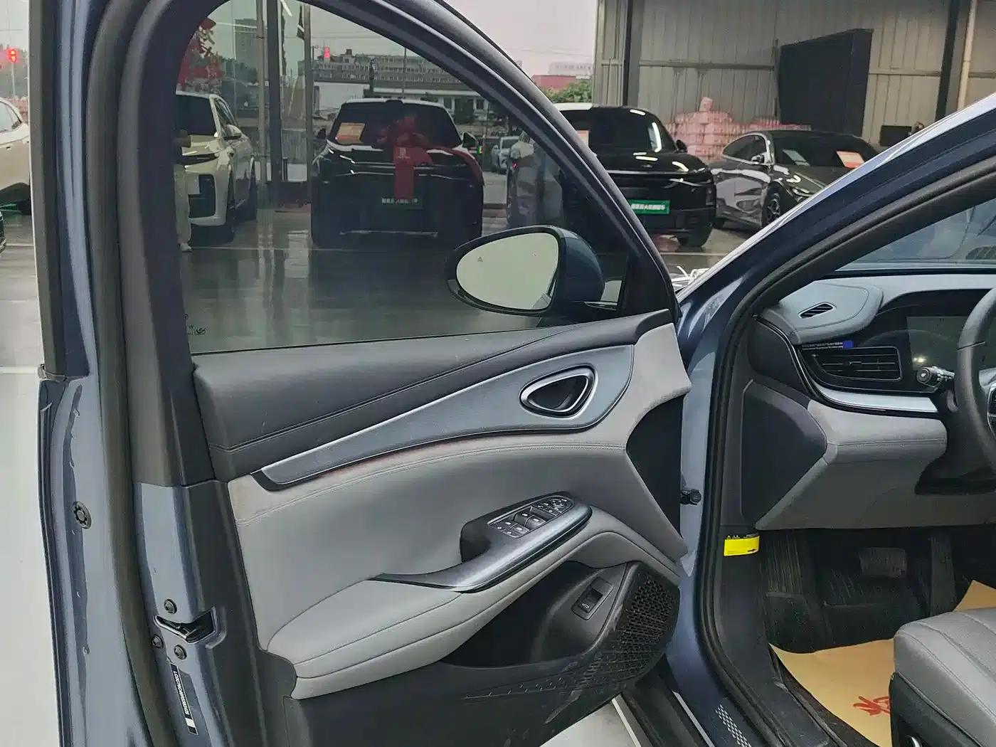 Seal 07 DM-i 2025 Model DM-i 1.5L 125km Luxury — миниатюра 15