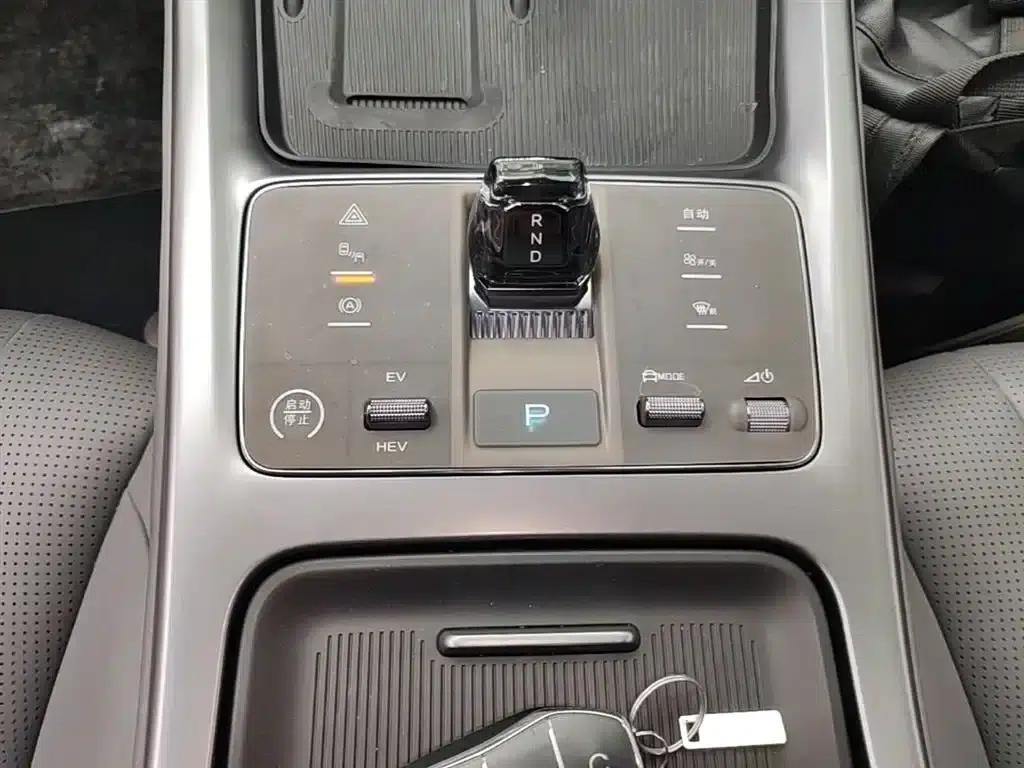 Seal 07 DM-i 2025 Model DM-i 1.5L 125km Elite — миниатюра 14