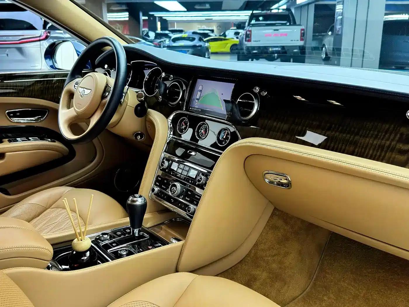 Mulsanne 2017 6.8T Long Wheelbase — миниатюра 16