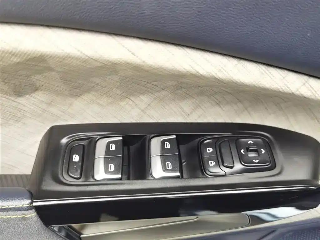 Baojun RM-5 2019 1.5T CVT 24-Hour Online Premium 6-Seater — миниатюра 9