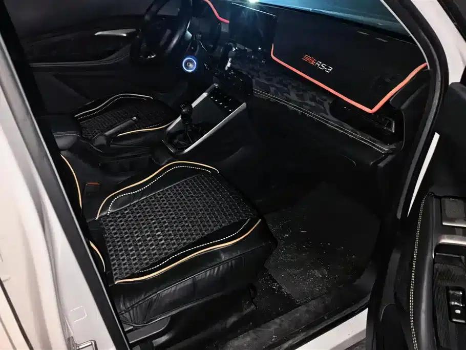 Baojun RS-3 2020 1.5L Manual Intelligent Elite Edition — миниатюра 8