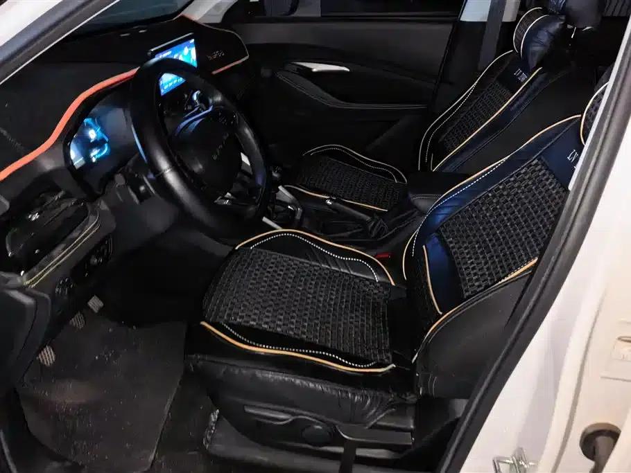 Baojun RS-3 2020 1.5L Manual Intelligent Elite Edition — миниатюра 9