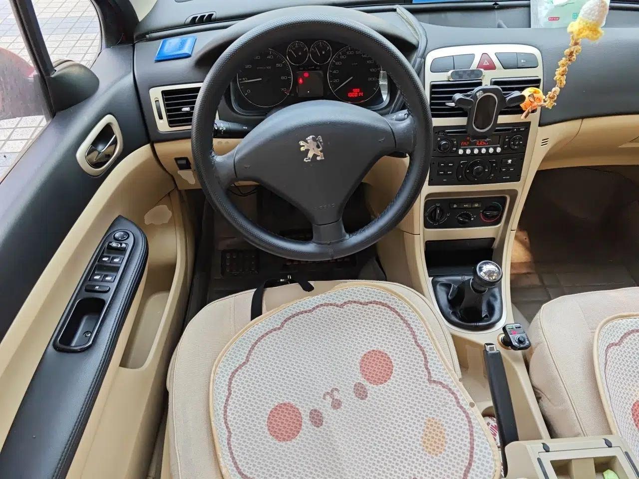 Peugeot 307 2010 Sedan 1.6L Manual Comfort Edition — миниатюра 11