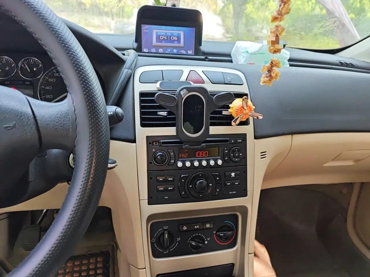 Peugeot 307 2010 Sedan 1.6L Manual Comfort Edition — миниатюра 14