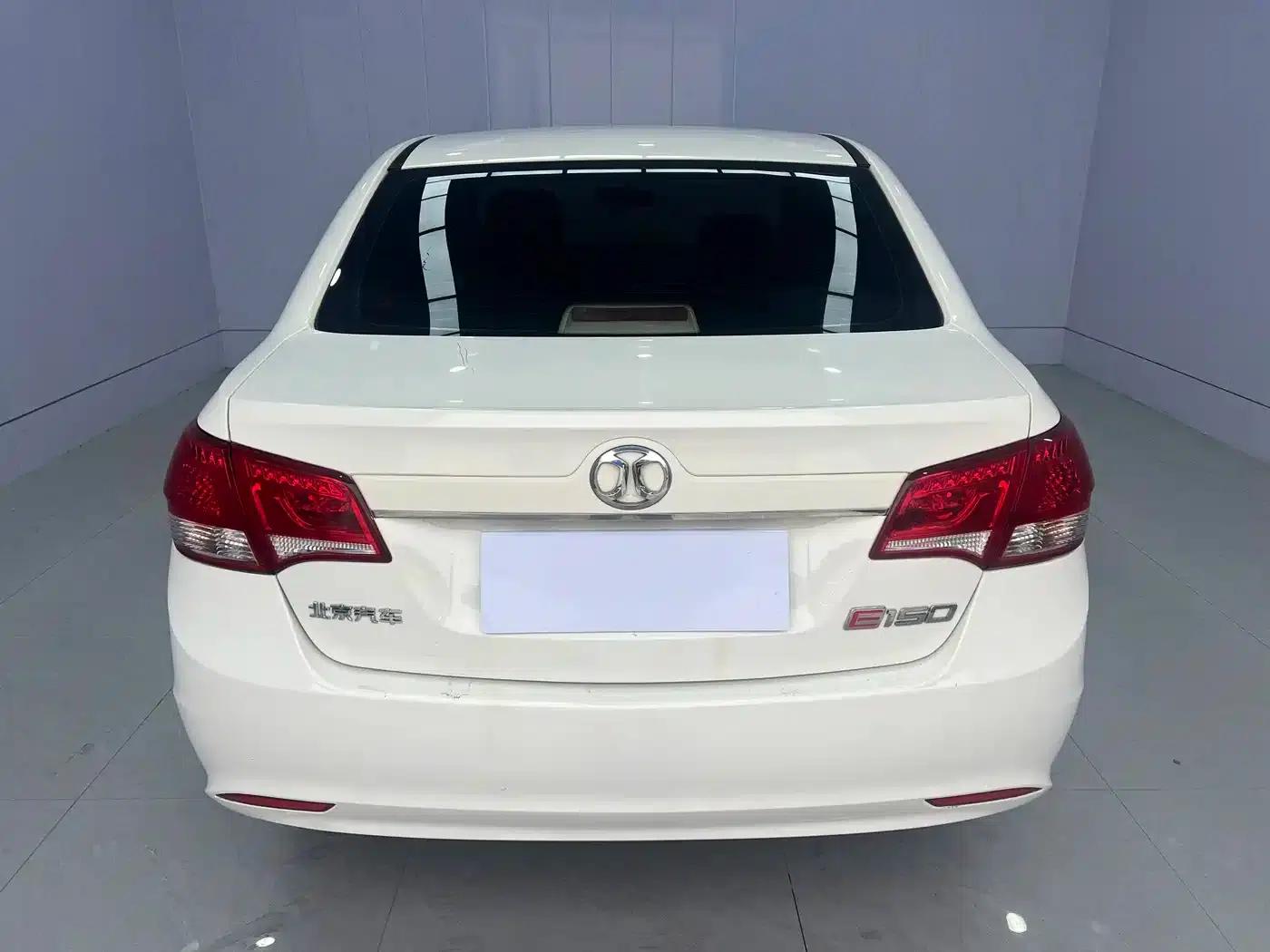 Beijing Automotive E-Series 2013 Sedan 1.5L Manual Comfort Edition — миниатюра 4