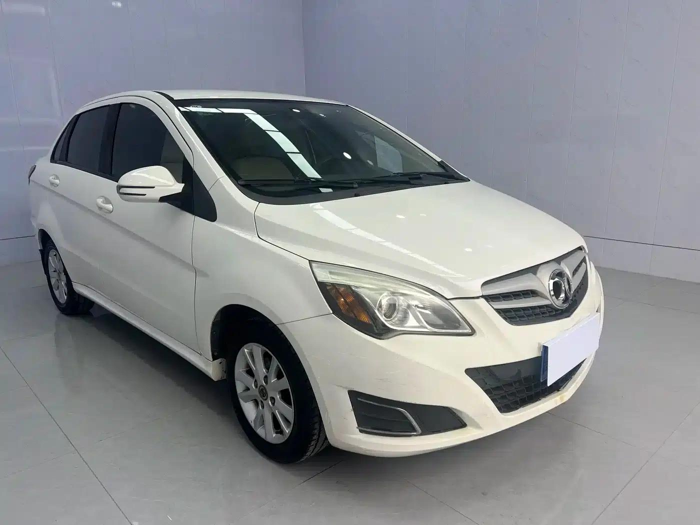 Beijing Automotive E-Series 2013 Sedan 1.5L Manual Comfort Edition — миниатюра 6
