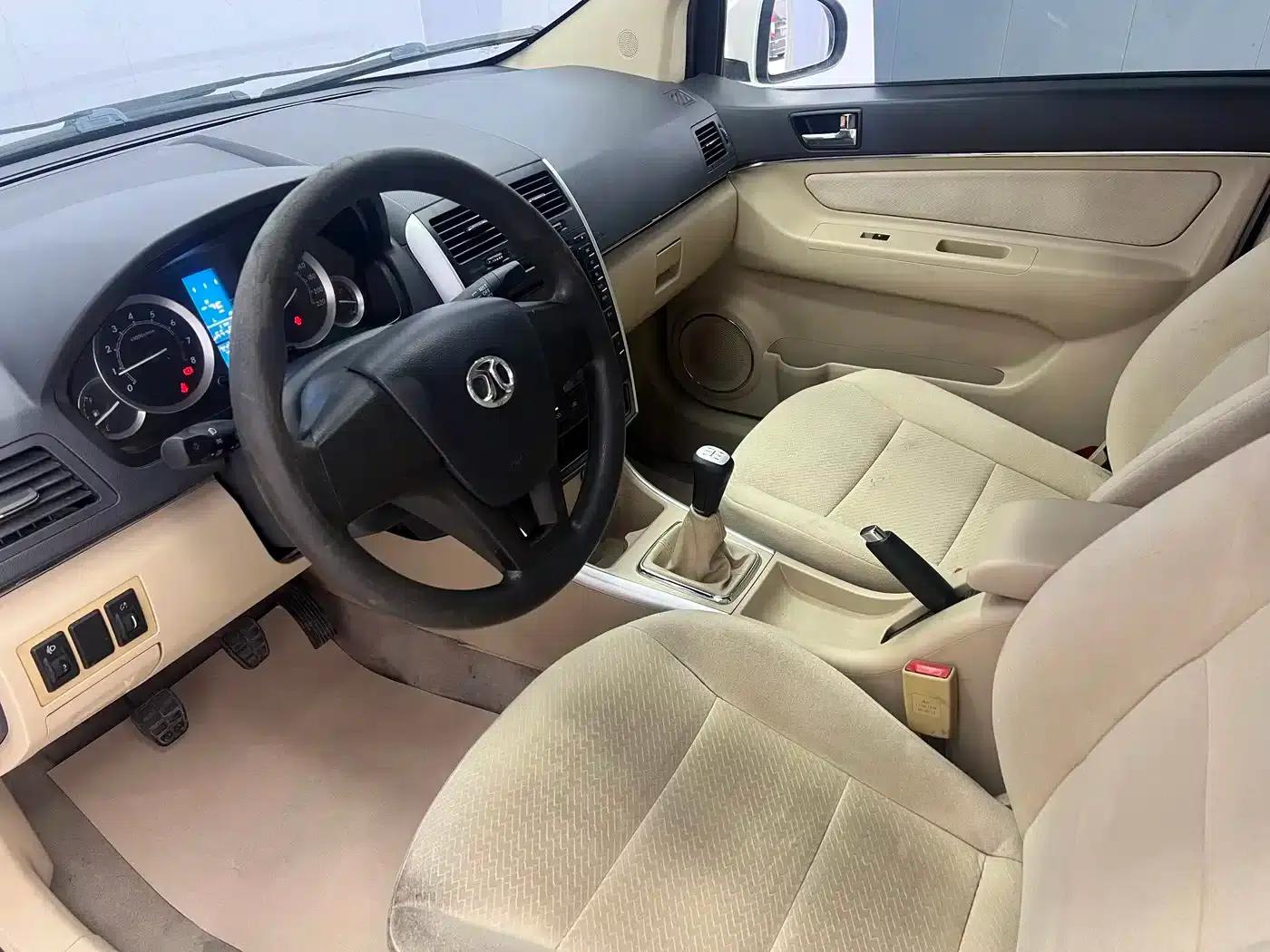 Beijing Automotive E-Series 2013 Sedan 1.5L Manual Comfort Edition — миниатюра 7