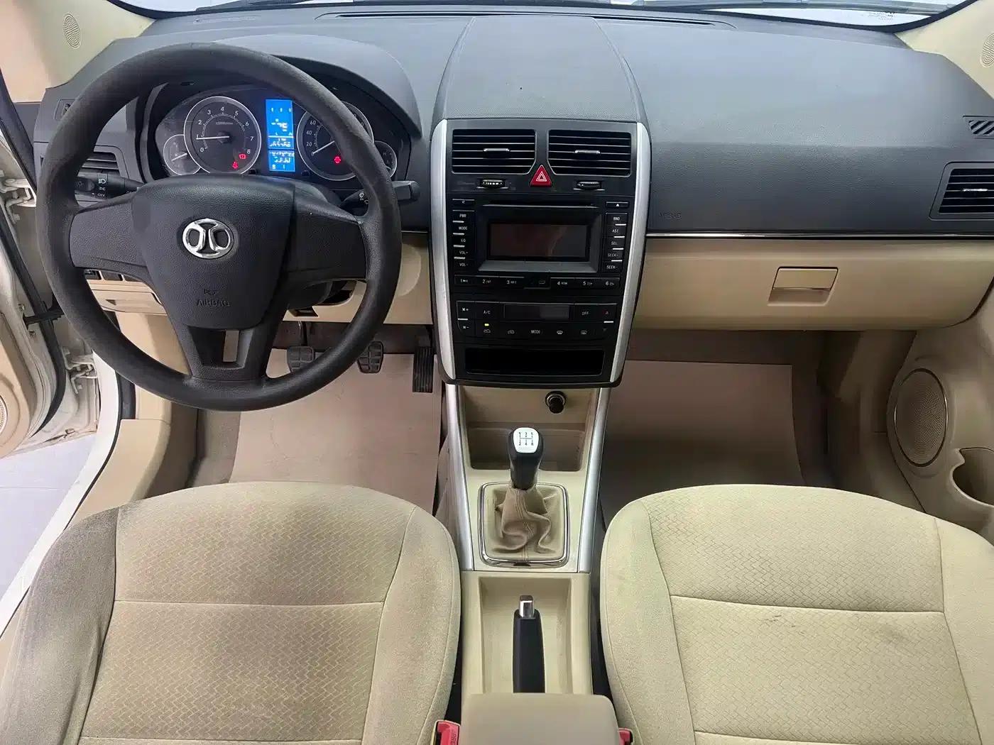 Beijing Automotive E-Series 2013 Sedan 1.5L Manual Comfort Edition — миниатюра 9