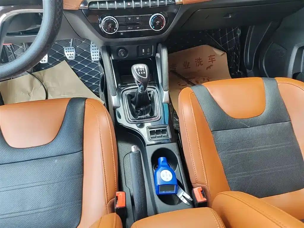 2016 Senova X35 1.5L Manual Deluxe Edition — миниатюра 14